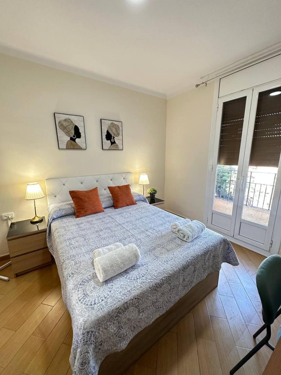 Rooms Nueva Valencia บาร์เซโลนา ภายนอก รูปภาพ