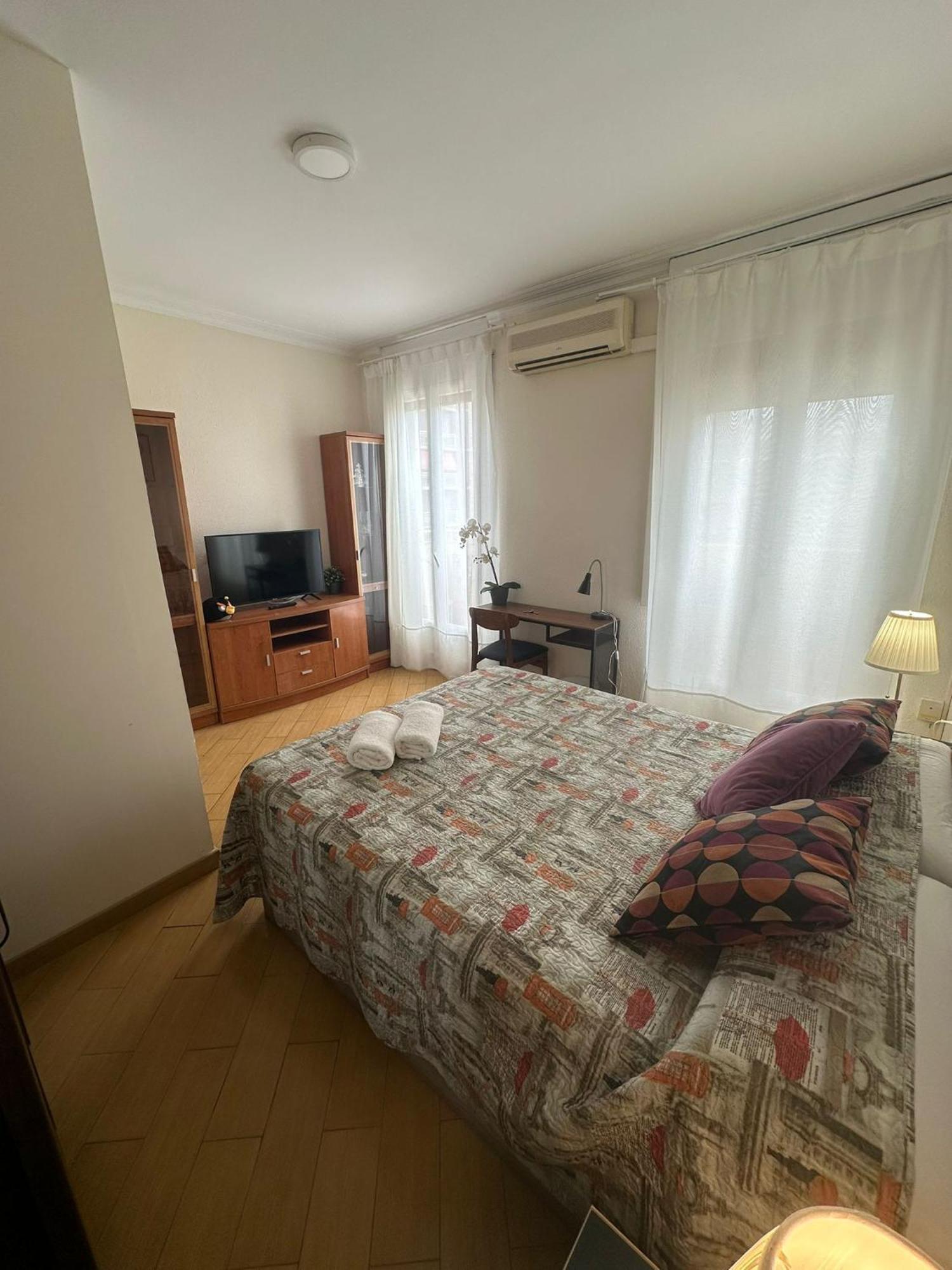 Rooms Nueva Valencia บาร์เซโลนา ภายนอก รูปภาพ