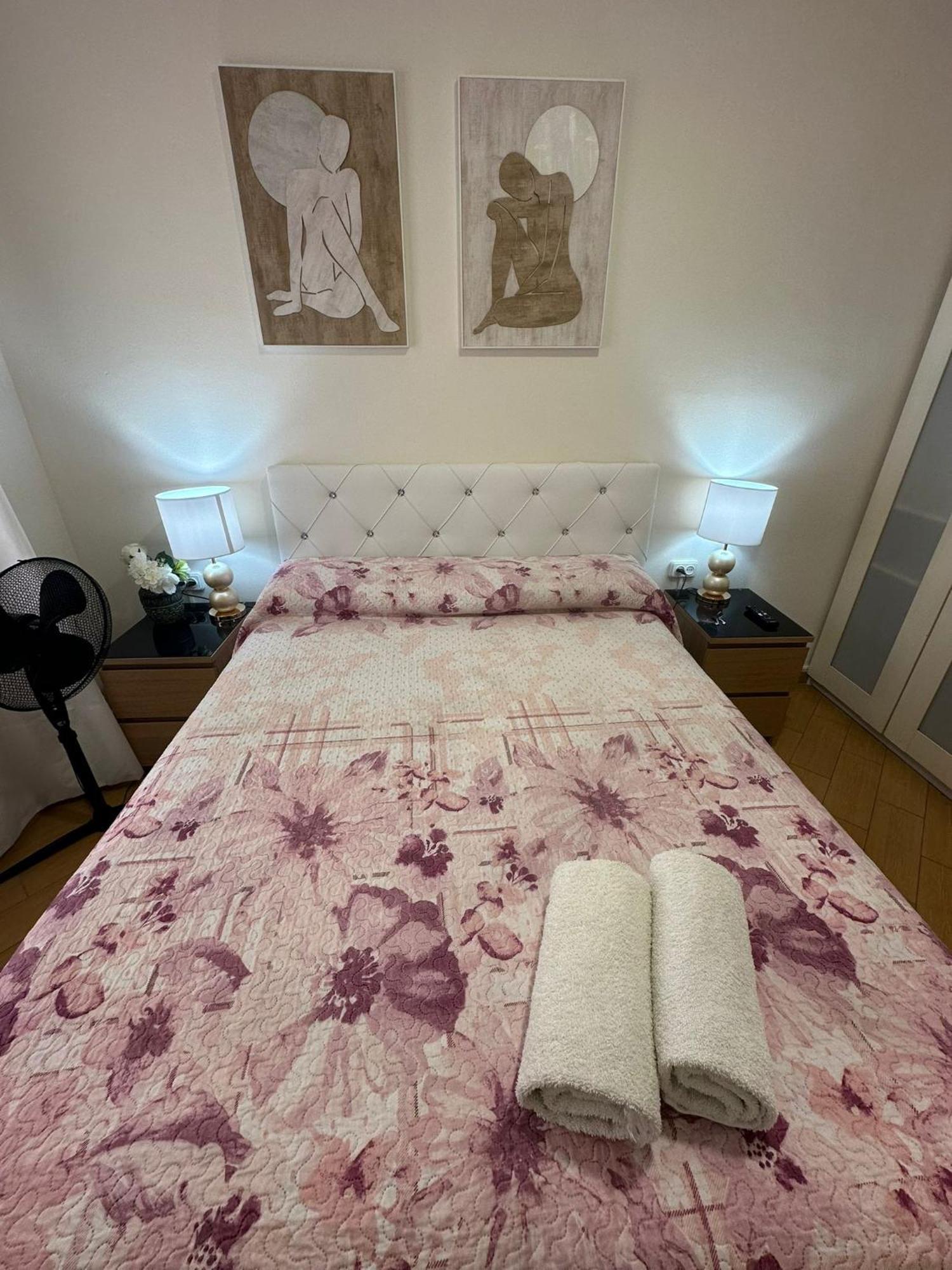 Rooms Nueva Valencia บาร์เซโลนา ภายนอก รูปภาพ